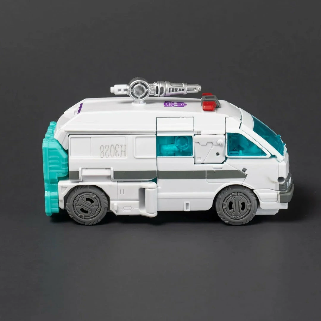 Maybang's Collectibles Hasbro Transformers Generations Selects Shattered Glass Optimus Prime And Ratchet 2-Pack - Exclusive 27 Maybang's Collectibles Hasbro Transformers Generations Selects Shattered Glass Optimus Prime And Ratchet 2-Pack - Exclusive