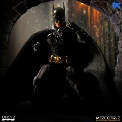 Vendor-unknown Mezco Toyz One:12 Collective DC Comics Batman: Sovereign Knight 1/12 Scale Action Figure