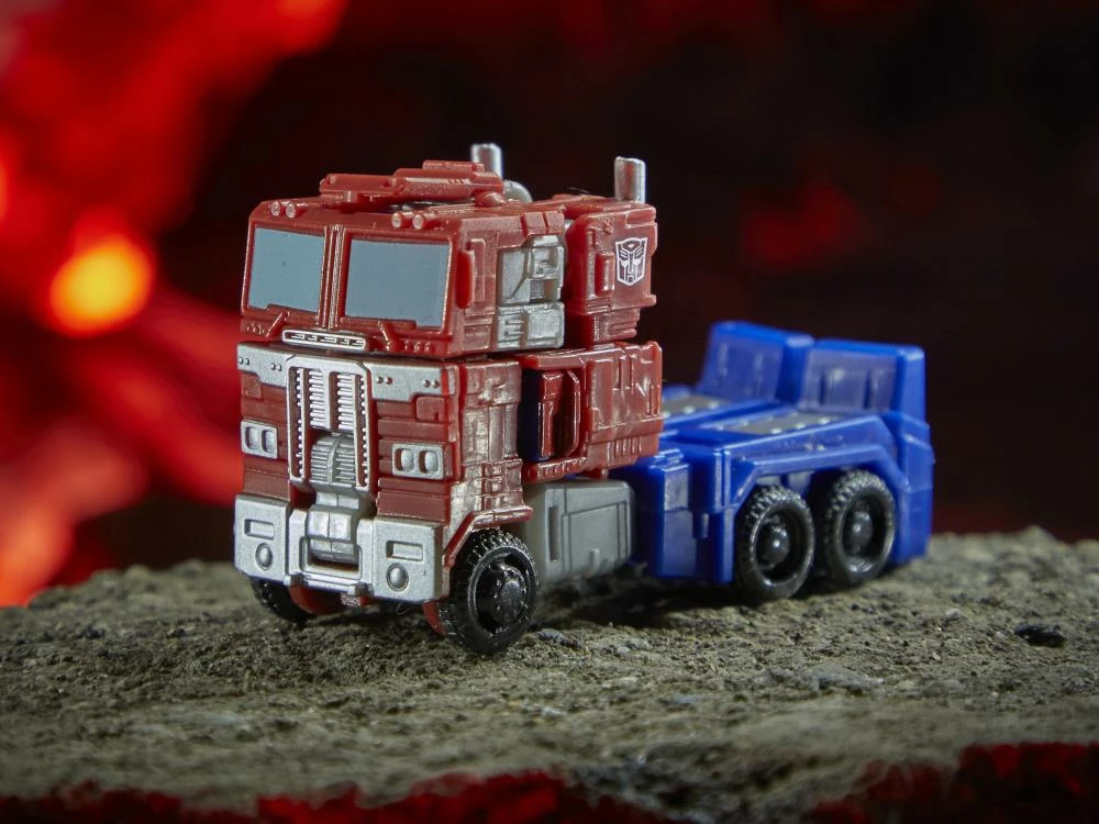 Maybang's Collectibles Hasbro Transformers War For Cybertron Kingdom Core Optimus Prime 2 Maybang's Collectibles Hasbro Transformers War For Cybertron Kingdom Core Optimus Prime