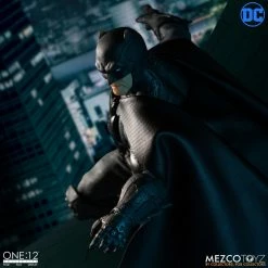 Vendor-unknown Mezco Toyz One:12 Collective DC Comics Batman: Supreme Knight 1/12 Scale Action Figure