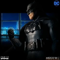 Vendor-unknown Mezco Toyz One:12 Collective DC Comics Batman: Supreme Knight 1/12 Scale Action Figure