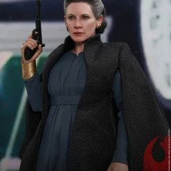 Vendor-unknown Hot Toys Star Wars: The Last Jedi Leia Organa 1/6 Scale Figure 18 Vendor-unknown Hot Toys Star Wars: The Last Jedi Leia Organa 1/6 Scale Figure