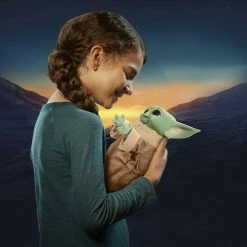 Maybang's Collectibles Hasbro Star Wars The Mandalorian Galactic Snackin Grogu The Child Animatronic Toy Figure 26 Maybang's Collectibles Hasbro Star Wars The Mandalorian Galactic Snackin Grogu The Child Animatronic Toy Figure