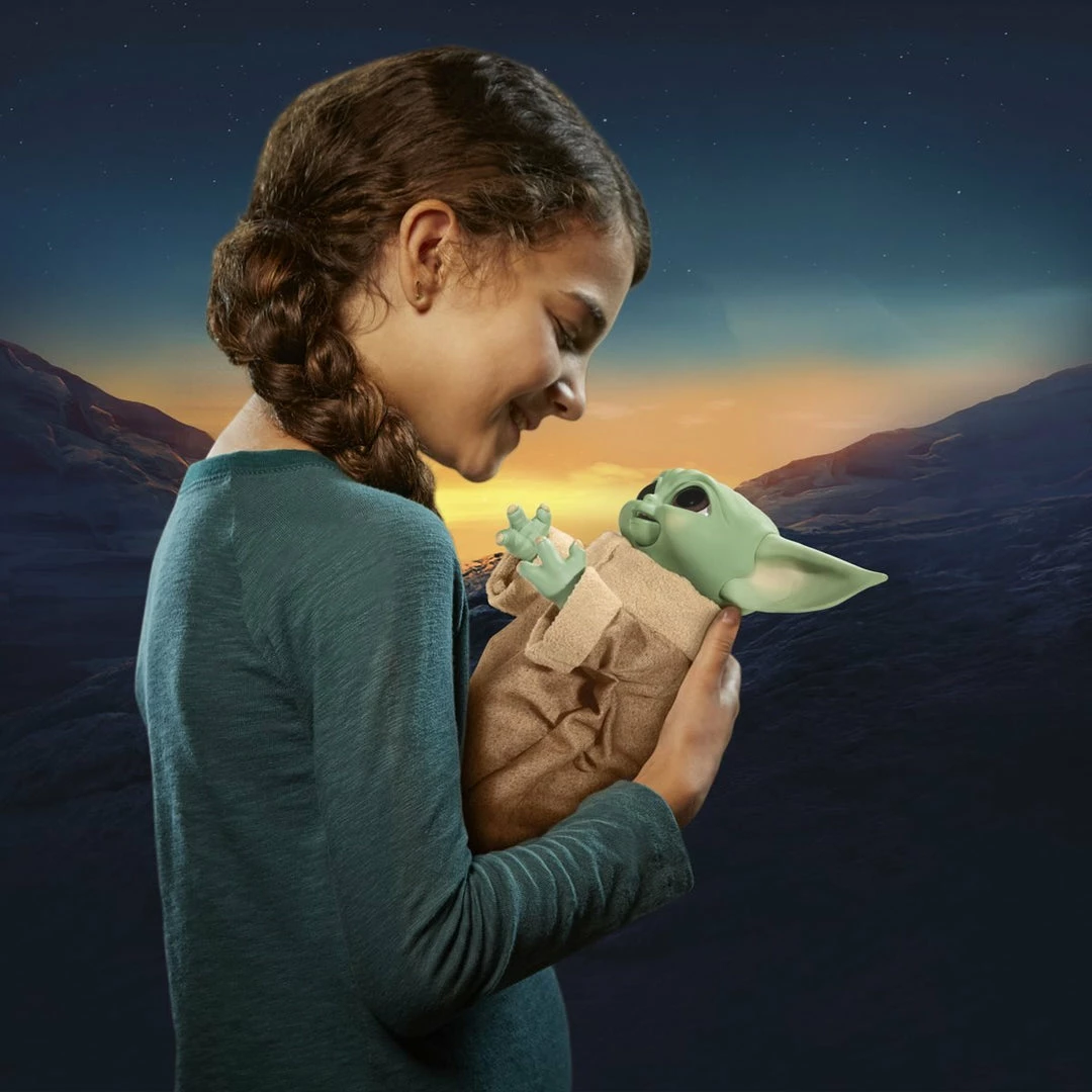 Maybang's Collectibles Hasbro Star Wars The Mandalorian Galactic Snackin Grogu The Child Animatronic Toy Figure 11 Maybang's Collectibles Hasbro Star Wars The Mandalorian Galactic Snackin Grogu The Child Animatronic Toy Figure