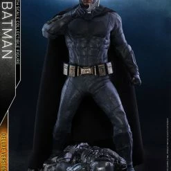 Vendor-unknown Hot Toys DC Comics Justice League Batman (Deluxe) 1/6 Scale 12" Figure
