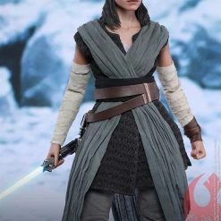 Vendor-unknown Hot Toys Star Wars Episode VIII The Last Jedi Rey (Jedi Training) 1/6 Scale Figure