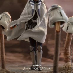 Maybang's Collectibles Hot Toys Star Wars The Clone Wars Ahsoka Tano 1/6 Scale Collectible Figure