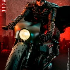 Maybang's Collectibles Hot Toys DC Comics The Batman: Batman's Batcycle /6 Scale Collectible Figure Vehicle