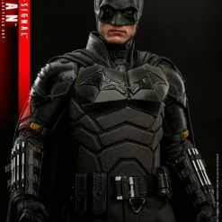 Maybang's Collectibles Hot Toys DC Comics The Batman: Batman And Bat-Signal 1/6 Scale 12