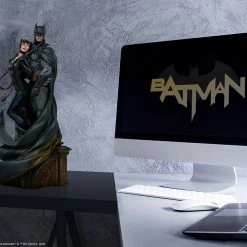 Maybang's Collectibles Sideshow DC Comics Batman And Catwoman Diorama Statue Sideshow Collectibles