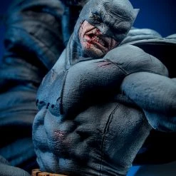 Maybang's Collectibles Sideshow DC Comics Batman: The Dark Knight Returns Premium Format Figure Statue Sideshow Collectibles