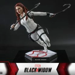 Maybang's Collectibles Hot Toys Marvel Comics Black Widow Black Widow (Snow Suit Version) 1/6 Scale Collectible Figure