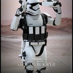 Vendor-unknown Hot Toys Star Wars Episode VII The Force Awakens First Order Stormtrooper (Jakku Exclusive) 1/6 Scale 12
