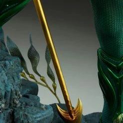 Maybang's Collectibles Sideshow DC Comics Aquaman Premium Format Figure Statue