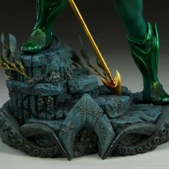 Maybang's Collectibles Sideshow DC Comics Aquaman Premium Format Figure Statue