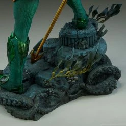 Maybang's Collectibles Sideshow DC Comics Aquaman Premium Format Figure Statue