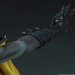 Maybang's Collectibles Sideshow DC Comics Batgirl Premium Format Figure Statue