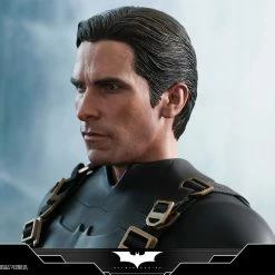 Vendor-unknown Hot Toys DC Comics Batman Begins The Batman 1/4 Quarter Scale Figure 32 Vendor-unknown Hot Toys DC Comics Batman Begins The Batman 1/4 Quarter Scale Figure