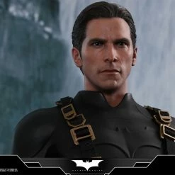 Vendor-unknown Hot Toys DC Comics Batman Begins The Batman 1/4 Quarter Scale Figure 33 Vendor-unknown Hot Toys DC Comics Batman Begins The Batman 1/4 Quarter Scale Figure