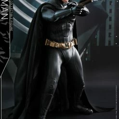 Vendor-unknown Hot Toys DC Comics Batman Begins The Batman 1/4 Quarter Scale Figure 37 Vendor-unknown Hot Toys DC Comics Batman Begins The Batman 1/4 Quarter Scale Figure