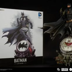 Vendor-unknown Iron Studios DC Comics Batman (Black Edition) 1/3 Prime Scale Statue