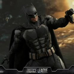Vendor-unknown Hot Toys DC Comics Justice League Batman (Tactical Batsuit Version) 1/6 Scale 12