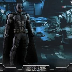 Vendor-unknown Hot Toys DC Comics Justice League Batman (Tactical Batsuit Version) 1/6 Scale 12