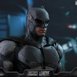 Vendor-unknown Hot Toys DC Comics Justice League Batman (Tactical Batsuit Version) 1/6 Scale 12