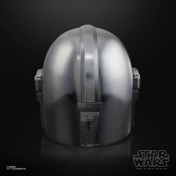 Maybang's Collectibles Hasbro Star Wars: The Black Series The Mandalorian 1:1 Scale Wearable Electronic Helmet
