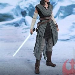 Vendor-unknown Hot Toys Star Wars Episode VIII The Last Jedi Rey (Jedi Training) 1/6 Scale Figure