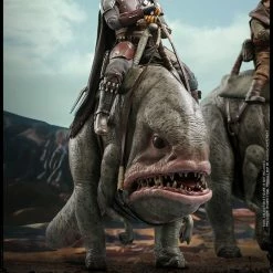 Maybang's Collectibles Hot Toys Star Wars The Mandalorian - Television Masterpiece Series Mandalorian & Blurrg 1/6 Scale Collectible Figure Set 19 Maybang's Collectibles Hot Toys Star Wars The Mandalorian - Television Masterpiece Series Mandalorian & Blurrg 1/6 Scale Collectible Figure Set