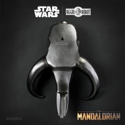 Maybang's Collectibles Disney Regal Robot Star Wars The Mandalorian Mythosaur Skull 17.5″ Wall Décor