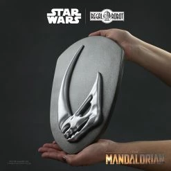 Maybang's Collectibles Regal Robot Star Wars The Mandalorian Mudhorn Signet Plaque