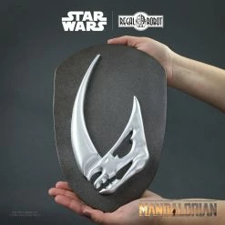 Maybang's Collectibles Regal Robot Star Wars The Mandalorian Mudhorn Signet Plaque