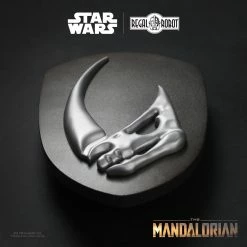 Maybang's Collectibles Regal Robot Star Wars The Mandalorian Mudhorn Signet Plaque