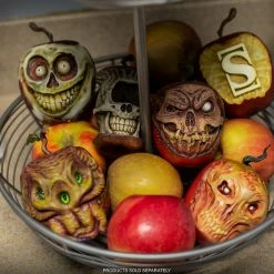 Maybang's Collectibles Sideshow Collectibles Sideshow Court Of The Dead Spoiled Apple Replica Statue