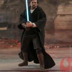 Maybang's Collectibles Hot Toys Star Wars Episode VIII The Last Jedi Luke Skywalker (Crait) 1/6 Scale Action Figure