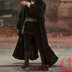 Maybang's Collectibles Hot Toys Star Wars Episode VIII The Last Jedi Luke Skywalker (Crait) 1/6 Scale Action Figure