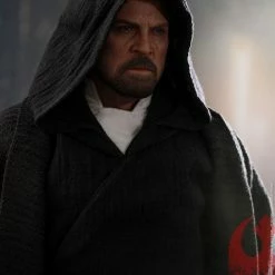 Maybang's Collectibles Hot Toys Star Wars Episode VIII The Last Jedi Luke Skywalker (Crait) 1/6 Scale Action Figure