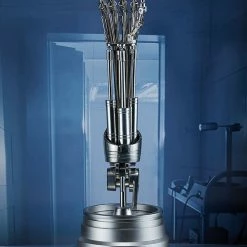Maybang's Collectibles Blitzway The Real Series 1:1 Scale Movie Prop Replica Terminator T-800 Endoskeleton Arm And Brain Chip Set Sideshow Collectibles
