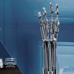 Maybang's Collectibles Blitzway The Real Series 1:1 Scale Movie Prop Replica Terminator T-800 Endoskeleton Arm And Brain Chip Set Sideshow Collectibles