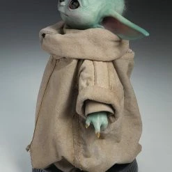 Maybang's Collectibles Sideshow Collectibles Sideshow Star Wars The Mandalorian The Child Life-Size Figure