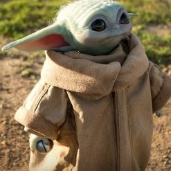 Maybang's Collectibles Sideshow Collectibles Sideshow Star Wars The Mandalorian The Child Life-Size Figure